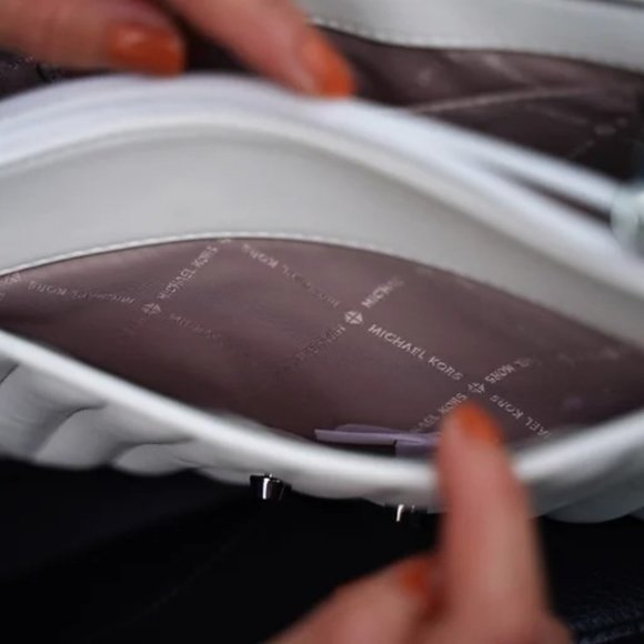 Michael Kors NEW! Rose Medium Quilted Flap Shoulder Handbag w/Tags - Picture 10 of 13